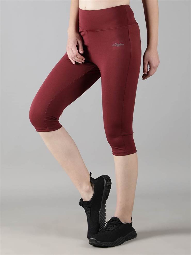 Waylene wine color capri tights, side view on model